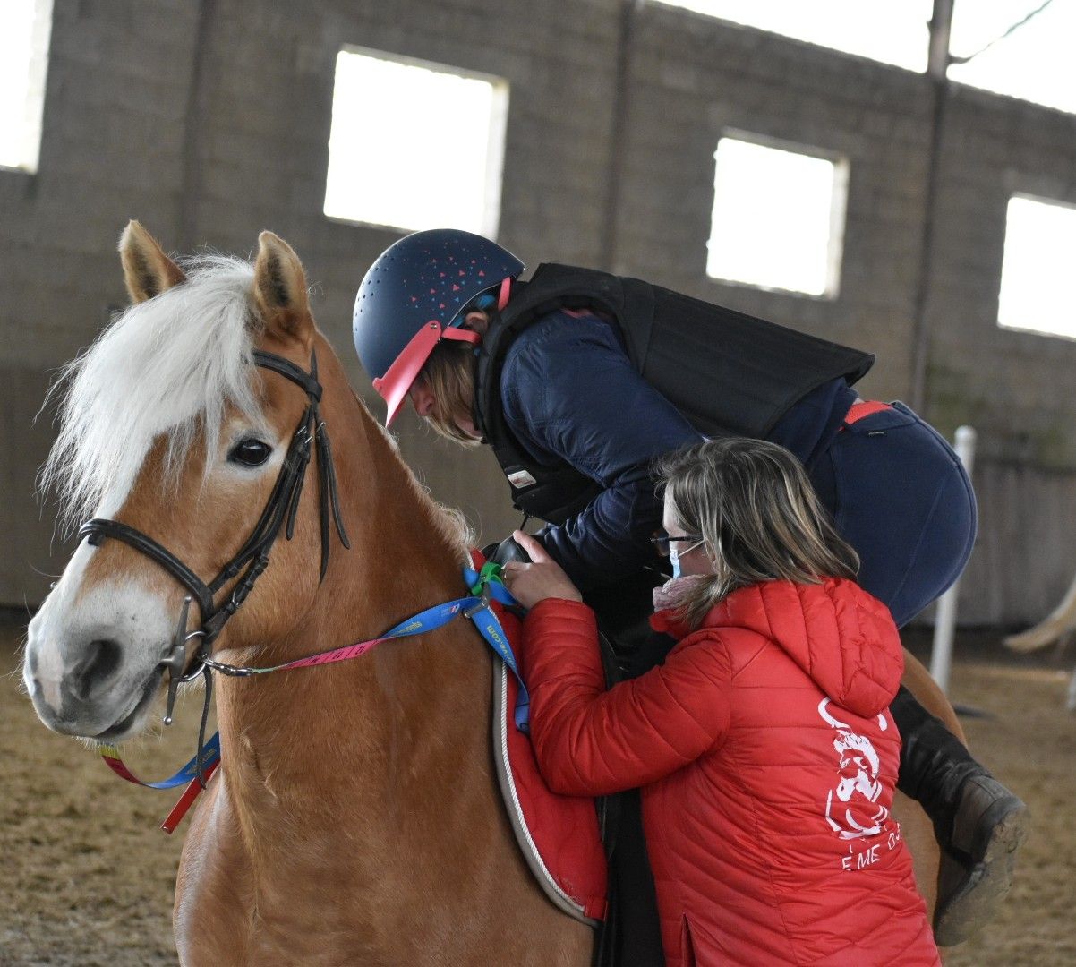 Médiation poney avec des personnes en situation de handicap